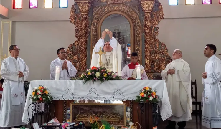 diócesis san carlos comunión mayo