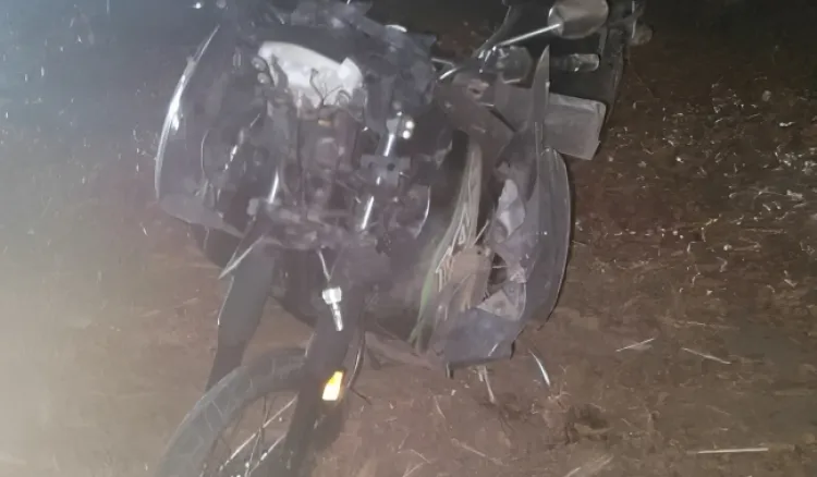 entre dos motocicletas