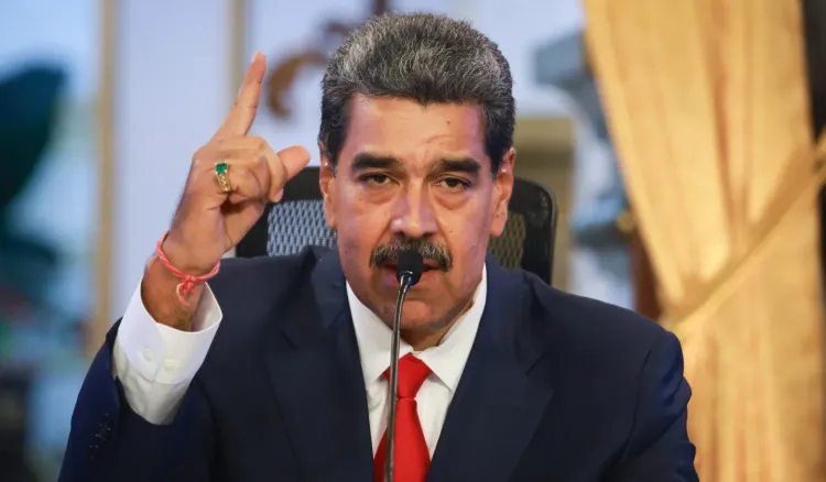 maduro 200000 educadores déficit maestros unos