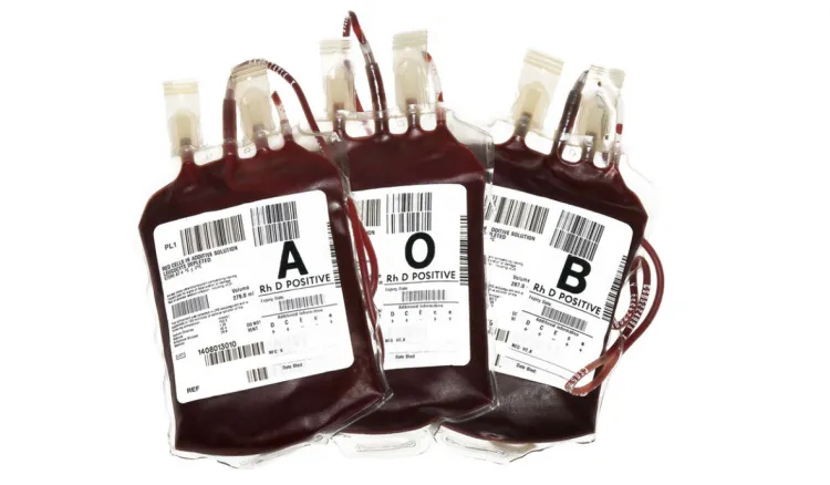 sangre hay bolsas banco san carlos